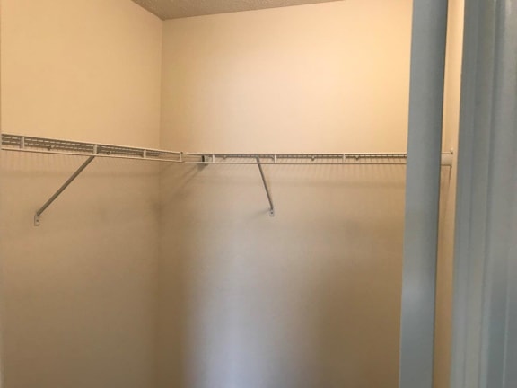 Walk In Closet at Shaker Square, Lebanon, IN, 46052